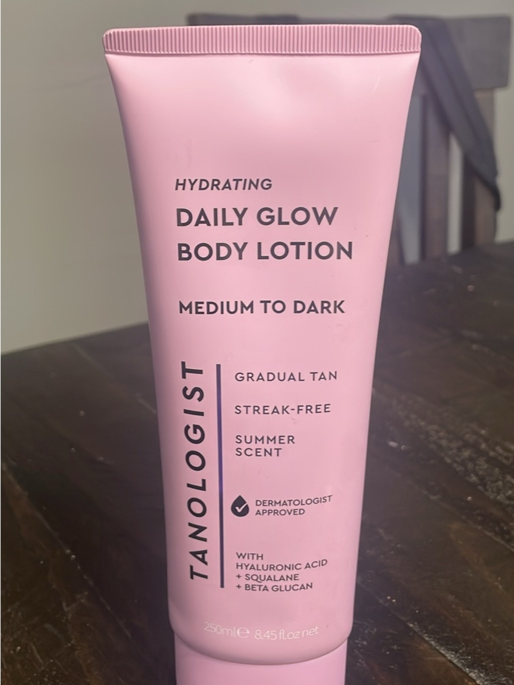 Daily Glow Body Lotion - Hydrating Medium to Dark (Pink)